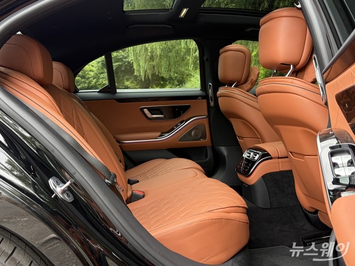 메르세데스-벤츠 S 450 2열. 사진=권지용 기자