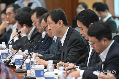반도체 급락에 레버리지 ETF 14종 신저가···이찬진 '투자자 보호' 압박