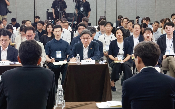"능력 되는데 대출 왜 막나"···청년 사다리와 집값 사이 '규제 딜레마'
