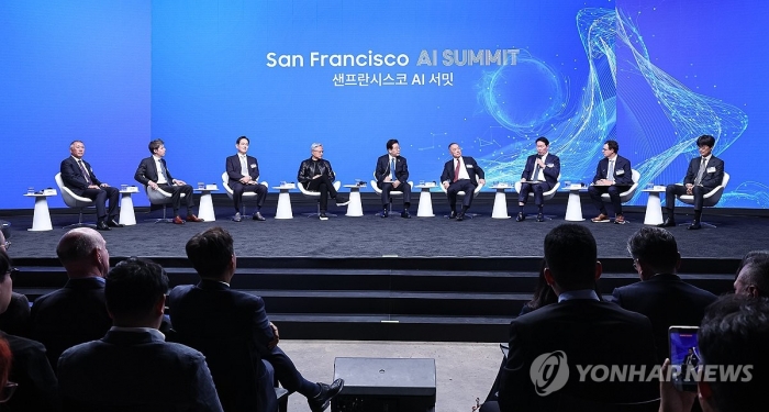 이재명 대통령·기업인들 한자리···네이버 100억달러 투자 공개