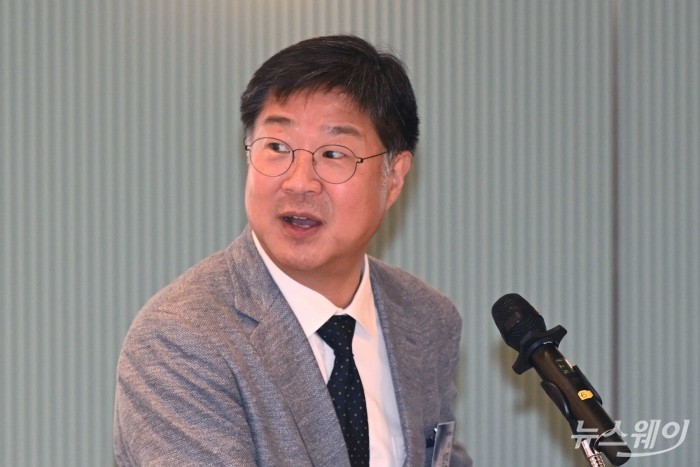 최성민 해치텍 대표이사가 5일 오후 서울 여의도 CCMM빌딩에서 열린 기업설명회에서 발표를 하고 있다. 사진=강민석 기자