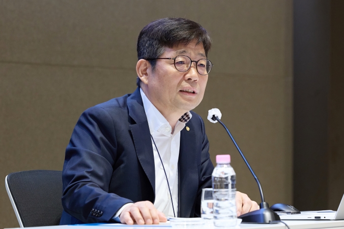 유상대 한은 부총재 "특별한 충격 없다면, 추가 금리인상 가능성 커"