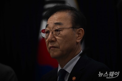 김윤덕 국토부 장관, 수도권 '150만가구+α' 공급 속도전 주문