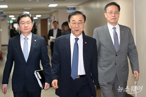 '주택 신속공급' 합동 발표에서 웃고있는 김윤덕 장관