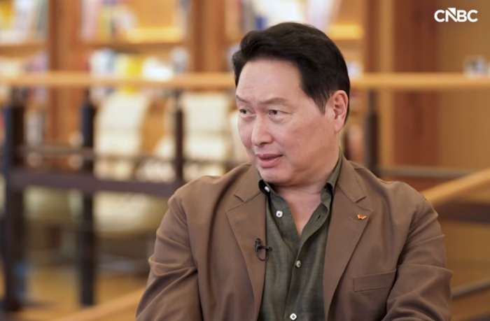 "두 배 비싸도 미국 팹"···최태원 회장이 꺼낸 '메모리 전쟁' 해법