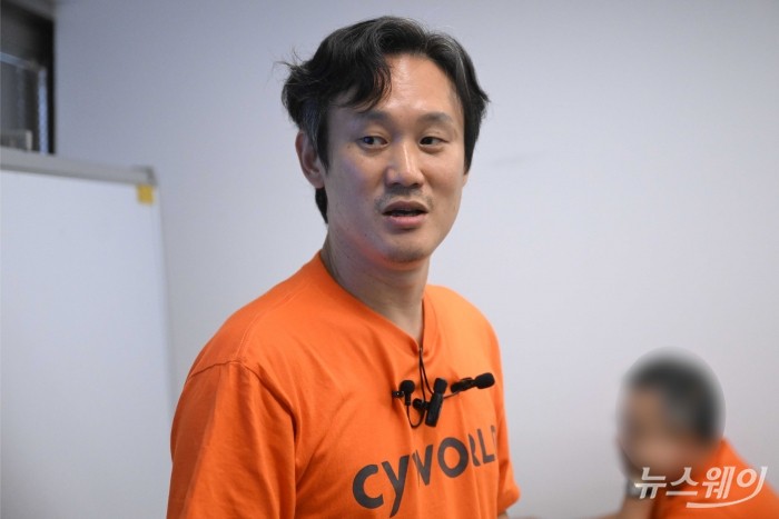 김호광 베타랩스 대표(前 싸이월드제트 대표)가 14일 오후 서울 강남구 베타랩스에서 열린 '싸이월드3.0의 진실을 요구합니다' 기자회견에서 발언을 하고 있다. 사진=강민석 기자
