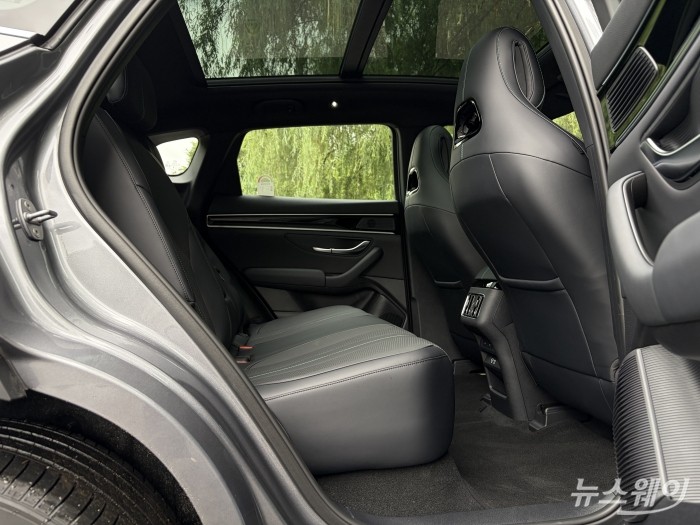 BYD 씨라이언 6 DM-i 2열. 사진=권지용 기자
