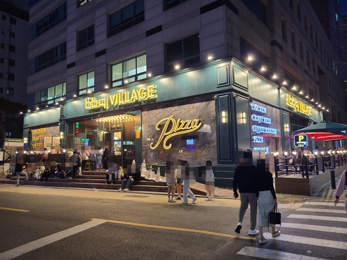 서울 송파구 송리단길 BBQ치킨 빌리지 전경. 사진=제너시스비비큐