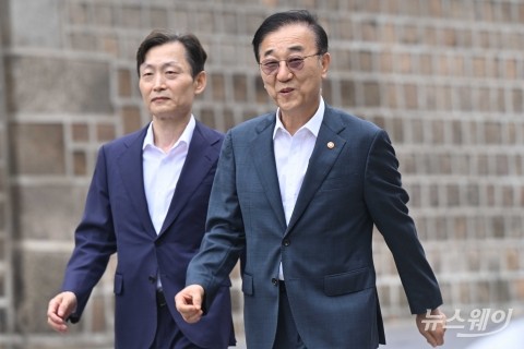오세훈 서울시장 만나러 가는 김윤덕 국토부 장관