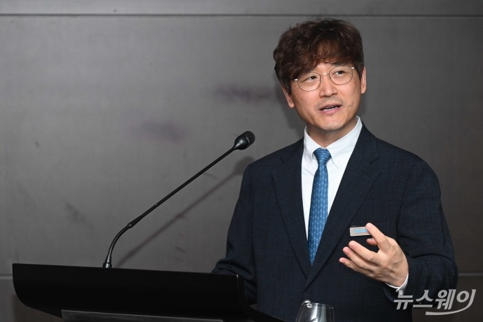 이병환 스카이랩스 대표가 21일 오전 서울 여의도 콘래드호텔에서 열린 기업설명회에서 발표하고 있다. 사진=강민석 기자