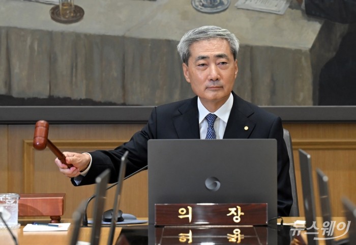 한은, 기준금리 3.00%로···2회 연속 인상