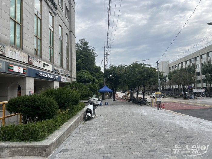 서울시 강남구 일원동에 위치한 대청역 3호선 2번출구에서 나온 모습이다. 사진=서현진 기자