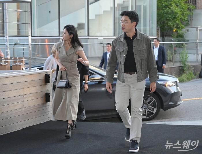 이재현 CJ그룹 회장의 장남 이선호 미래기획그룹장이 2일 서울 용산구 리움미술관에서 열린 'CJ 나이트 인 셀러브레이션 오브 프리즈 서울'에 참석하고 있다. 사진=이수길 기자