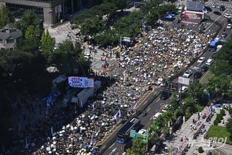 "정부는 금융산업 경쟁력 흔들지 마라"···1년 만에 총파업 연 '금융노조'