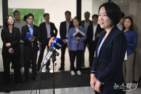 중기중앙회 찾은 이소영 중기부 장관 후보자 "中企 역할 구체화"