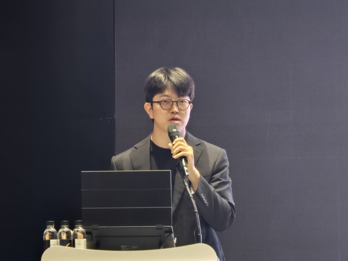 홍준기 에이슬립 CTO가 9일 서울시 강남구 SJ 쿤스트할레에서 열린 '한독 RE:SLEEP 심포지엄'에서 발언하고 있다. 사진=이병현 기자