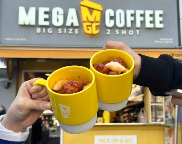 메가MGC커피 엠지씨네 양념 컵치킨. 사진=메가MGC커피