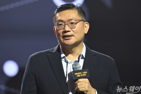 연설하는 김정한 CJ ENM 부사장