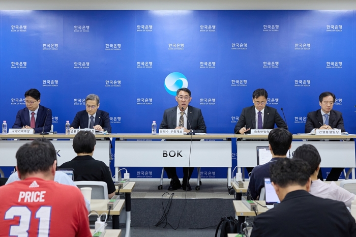 가계에 쏠린 금리인상 충격···대출금리 상승 폭 기업의 3배