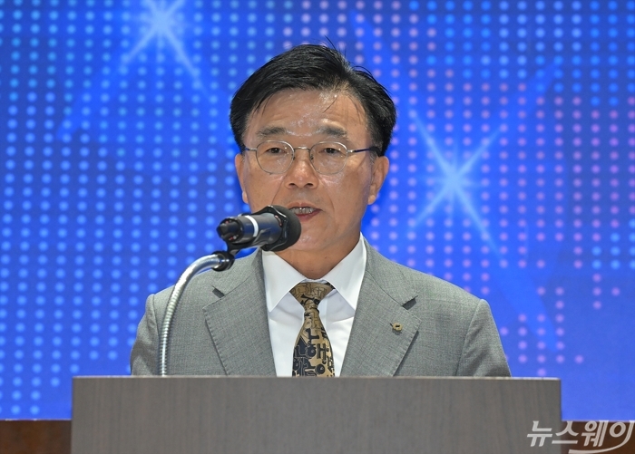 박상진 한국산업은행 회장이 22일 오후 서울 여의도 산업은행에서 열린 '피지컬 AI 지역거점 발전 포럼'에 참석해 개회사를 하고 있다. 사진=이수길 기자