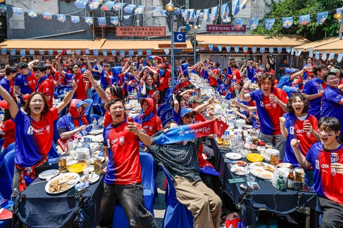 마시기 보다는 즐기는 술로···주류업계, 축제·팝업에 총력전