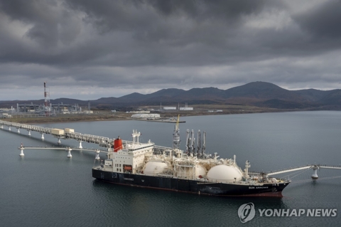 "한국은 예외" 러시아 LNG 제재 속 사할린Ⅱ 물량 2028년까지