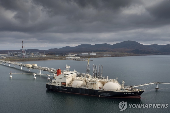 "한국은 예외" 러시아 LNG 제재 속 사할린Ⅱ 물량 2028년까지