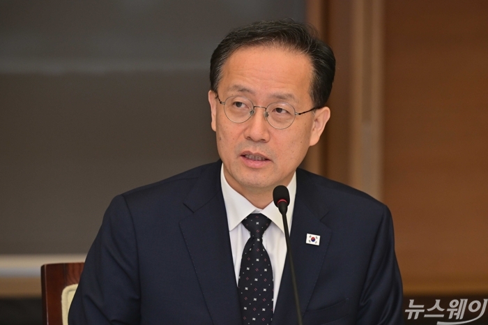 이형일 경제부총리 겸 재정경제부 장관이 7일 오전 서울 중구 대한상공회의소에서 열린 '경제6단체장 간담회 겸 기업혁신지원 민관협의체'에서 모두발언을 하고 있다. 사진=강민석 기자