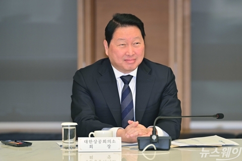 최태원 "中반도체, 무서운 속도로 쫓아온다"···증설 속도전 주문