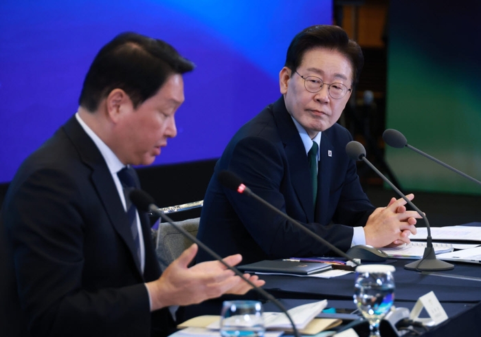 최태원 회장 "AI와 녹색 전환, 함께 설계·추진할 쌍둥이 전략"