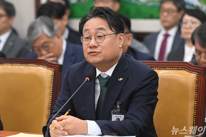 이성훈 LH 사장 "대출 규제 발언, 정부 기조 아닌 개인 생각...관할 밖 언급은 죄송"