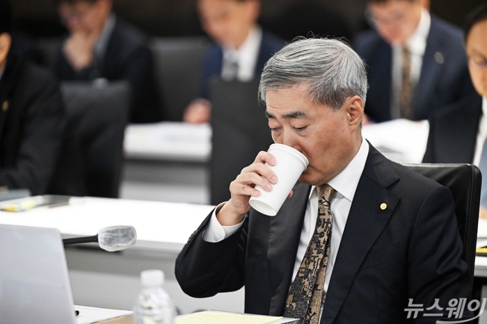 한국은행 비은행 감시권 어디까지···정보 공유 넘어 검사권 넓히나
