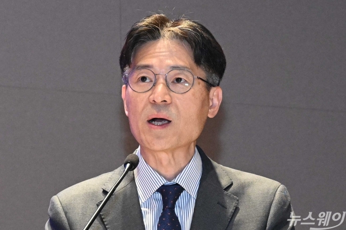 민경욱 한국거래소 부이사장이 19일 오후 서울 여의도 한국거래소에서 열린 표준 기술평가모델 고도화 및 전문평가 운영체계 개편 설명회에서 개회사를 하고 있다. 사진=강민석 기자