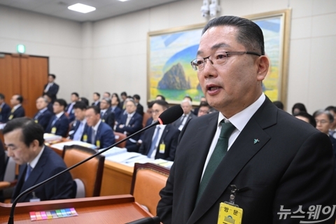 '셀프 연임' 논란에 은행장 인사까지···금융지주 지배구조 도마