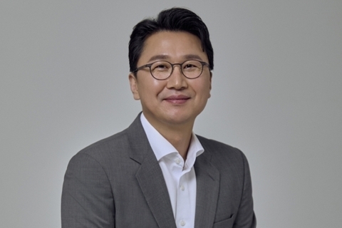 "혈연 보다 역량"···23년 직원 '양자' 입양한 세라젬 창업주