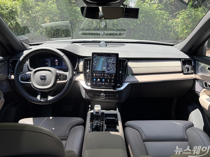 볼보 XC90 실내. 사진=권지용 기자