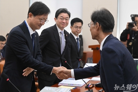 애플페이 확산 막는 수수료·단말기···이억원·이찬진 "개선 방안 검토"