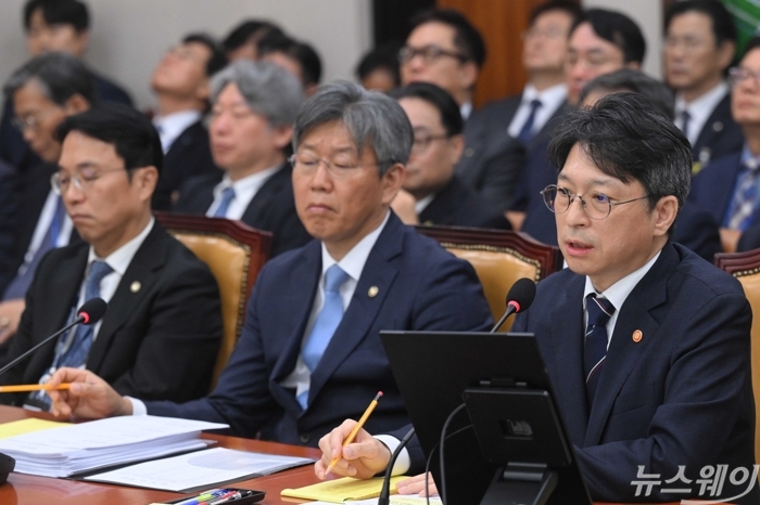 홍지선 국토장관 "전월세난 근본 원인은 공급 부족...임대·실거주 규제도 일부 영향"