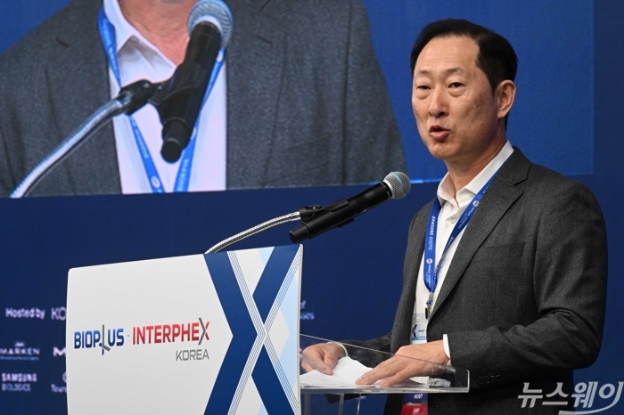 고한승 한국바이오협회장이 28일 오전 서울 강남구 코엑스에서 열린 바이오플러스-인터펙스 코리아 2026 개막식에서 개회사를 하고 있다. 사진=강민석 기자
