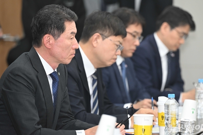 장민영 IBK기업은행장이 28일 오후 서울 강남구 캠코양재타워에서 열린 제7차 포용적 금융 대전환 회의에 참석해 자리하고 있다. 사진=강민석 기자